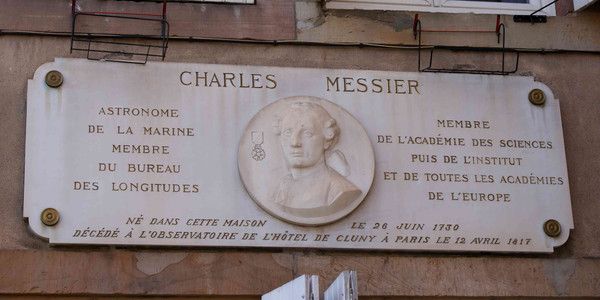 Placa conmemorativa de Charles Messier en Badonviller