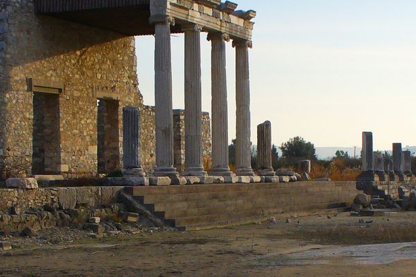 Escuela jónica de Mileto (restos arqueológicos)