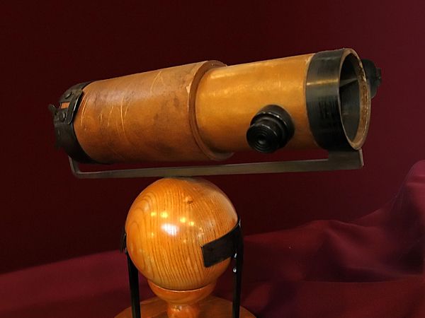 Réplica del telescopio reflector que Newton presentó a la Royal Society