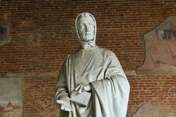Estatua de Leonardo de Pisa