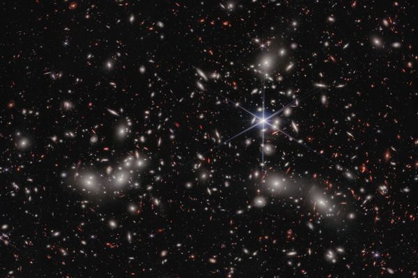 Simulación de la distribución de la materia oscura en el universo