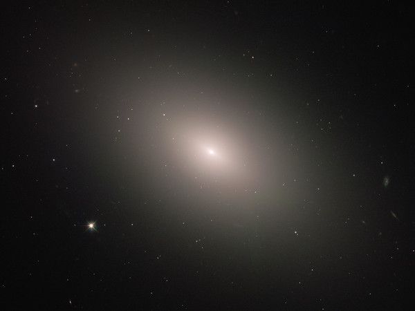 Galaxia elíptica M59 (NGC 4621)