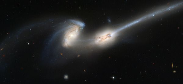 Colisión de las galaxias conocidas como los Ratones (NGC 4676)
