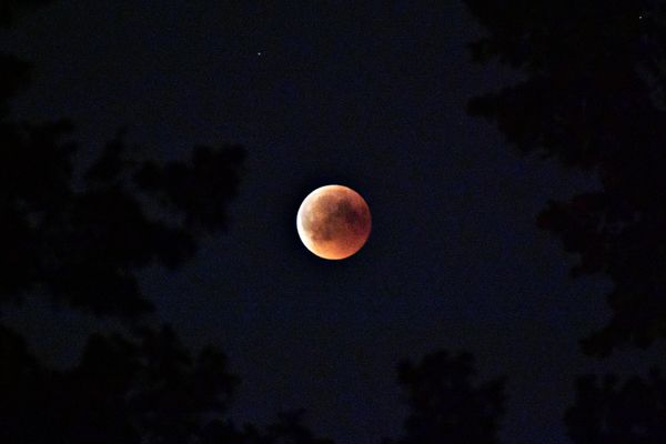 Foto de un eclipse lunar