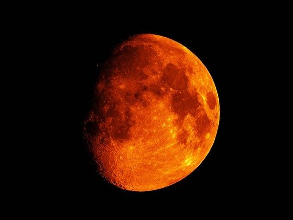 Luna naranja