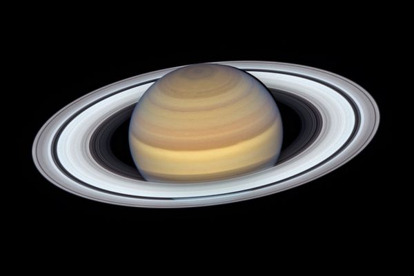 Foto de Saturno visto por el Telescopio Espacial Hubble en el año 2019